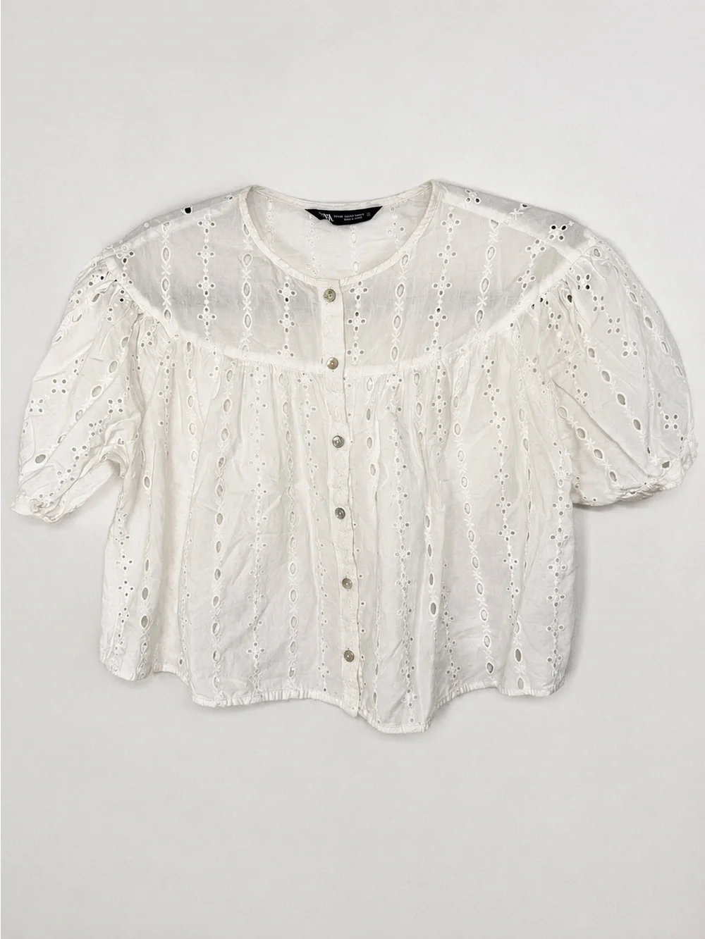 Zara White Eyelet Button-Front Puff Sleeve Top size S
